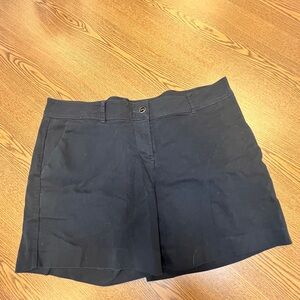 Black short shorts with pockets